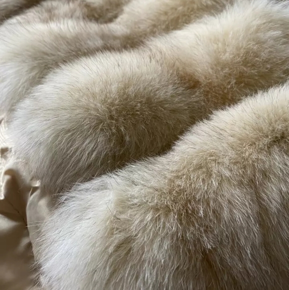 Premium Fox Fur Coat - Picture 7 of 13